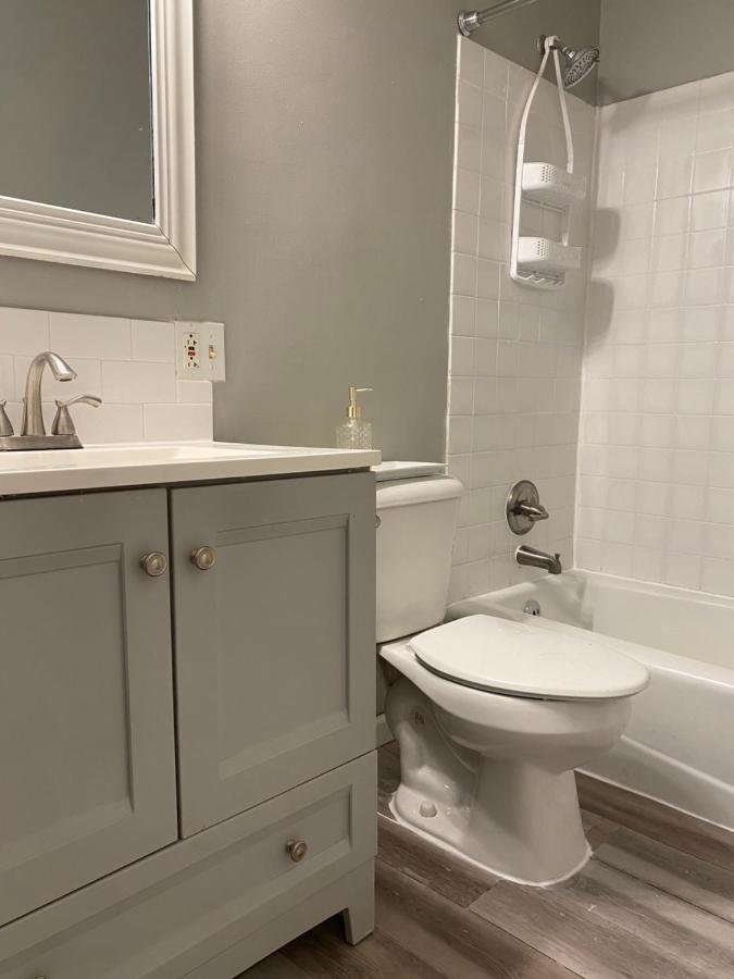 Cozy, 1St Floor Apartment 2Bdrms Plus Semi Private Room With Futon Pets With Fee Family Friendly Close To Everything Cleveland Eksteriør billede