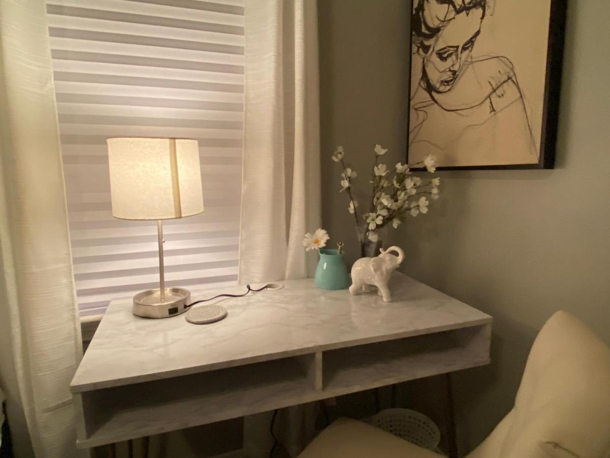 Cozy, 1St Floor Apartment 2Bdrms Plus Semi Private Room With Futon Pets With Fee Family Friendly Close To Everything Cleveland Eksteriør billede