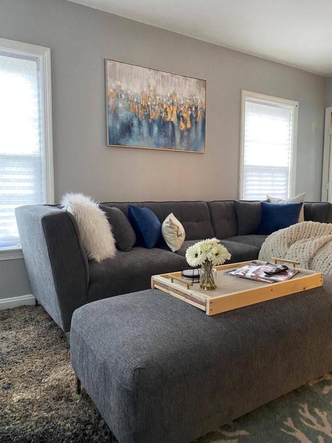 Cozy, 1St Floor Apartment 2Bdrms Plus Semi Private Room With Futon Pets With Fee Family Friendly Close To Everything Cleveland Eksteriør billede